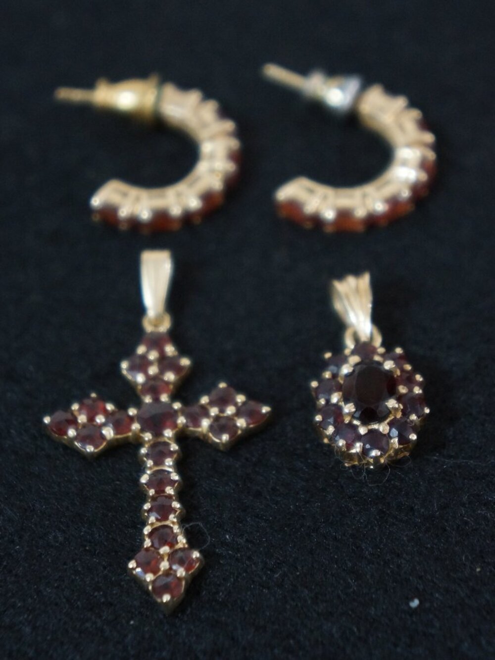 VTG OroAmerica 14K Gold Bohemian Garnet Cross Pendant Necklace Earrings Set